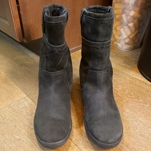 Tory Burch Black leather suede booties sz 7
